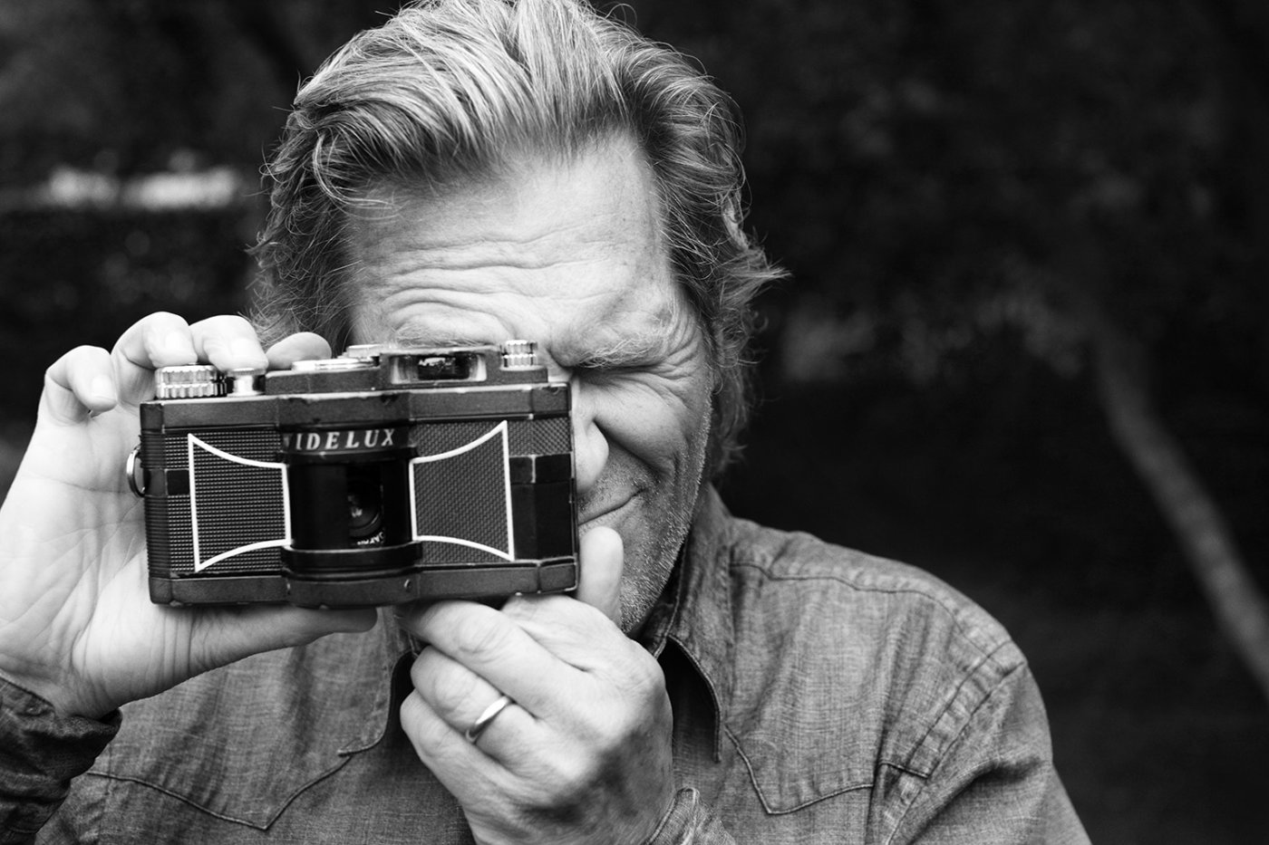 Jeff Bridges with his Widelux